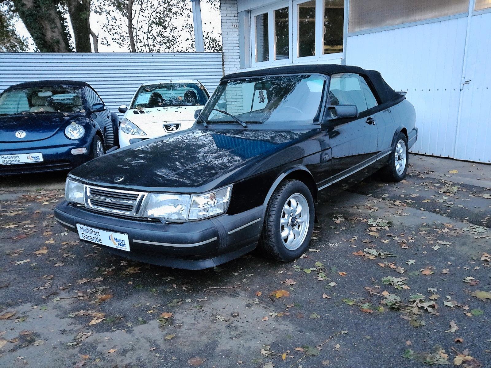Saab 900