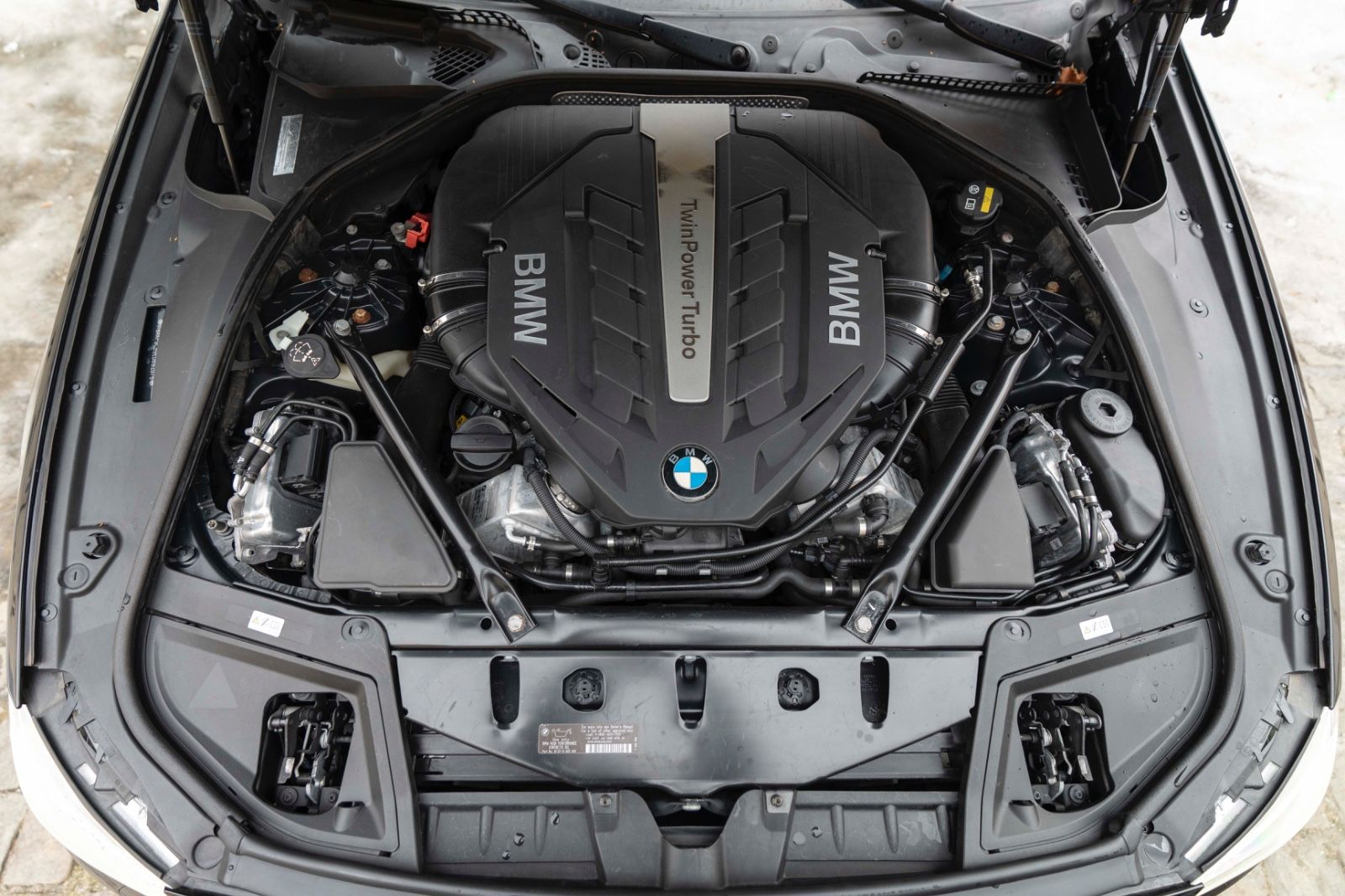 Fahrzeugabbildung BMW 550I Xdrive M-Performance HUD LED KAM NAV H&K