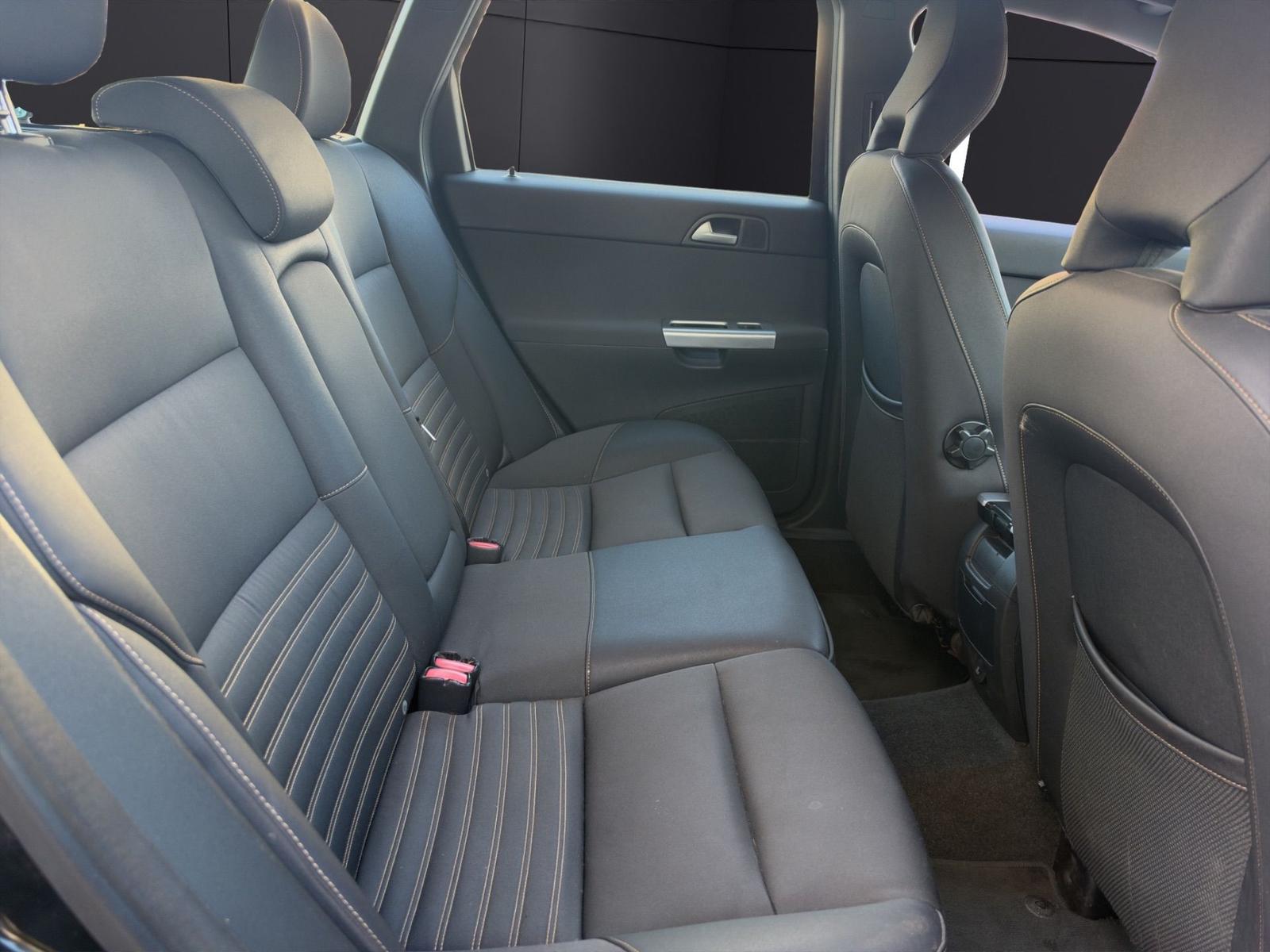 Volvo V50 2010 — photo 16