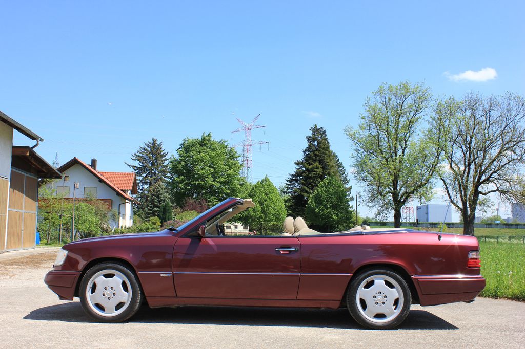 Mercedes-Benz E 320