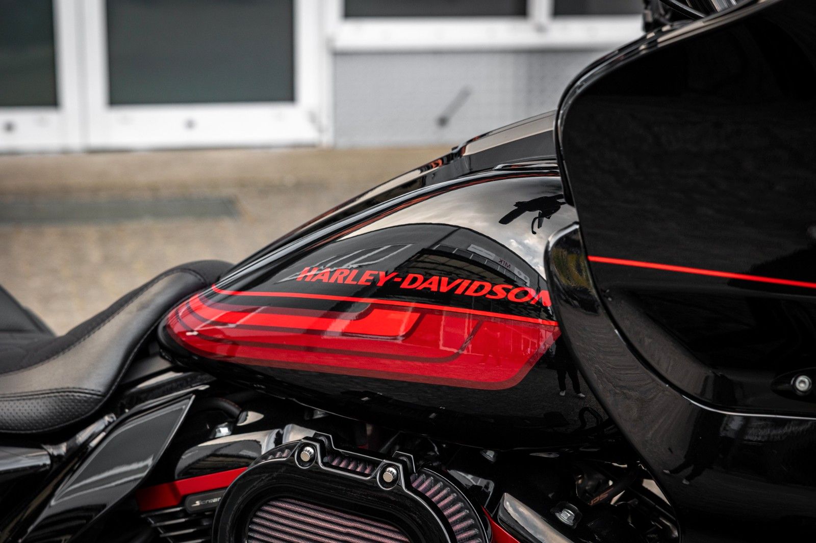 Fahrzeugabbildung Harley-Davidson CVO ROAD GLIDE 117 FLTRXSE - JEKILL&HYDE