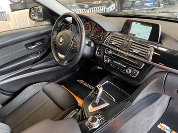 BMW 320 Touring 320 d xDrive *NAVI*TEMPOMAT*SZHZ*AHK