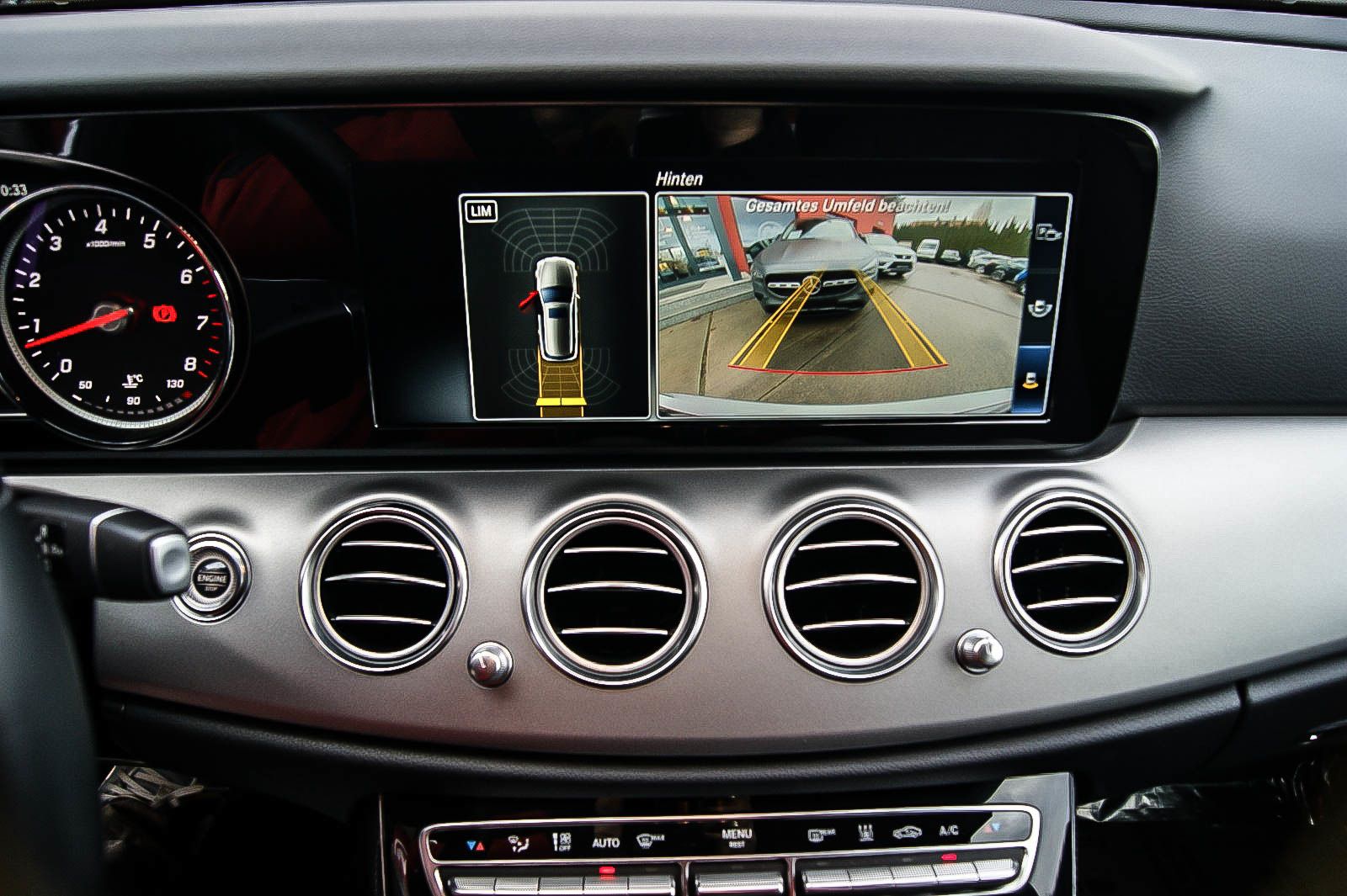 Fahrzeugabbildung Mercedes-Benz E 200 T-Modell 7-SITZER STANDHEIZUNG MULTI-BEAM