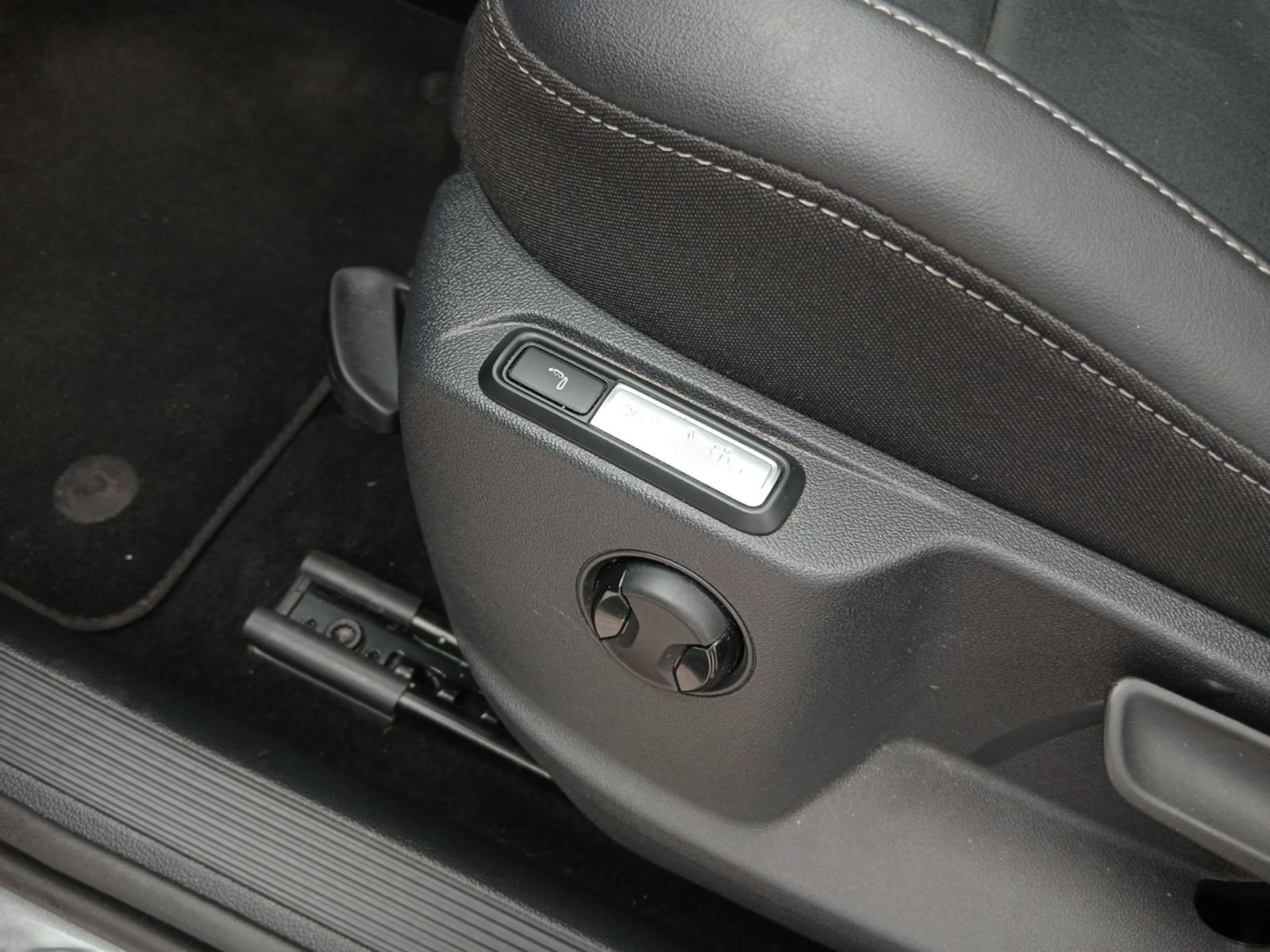 Volkswagen T-Roc - Bild 13