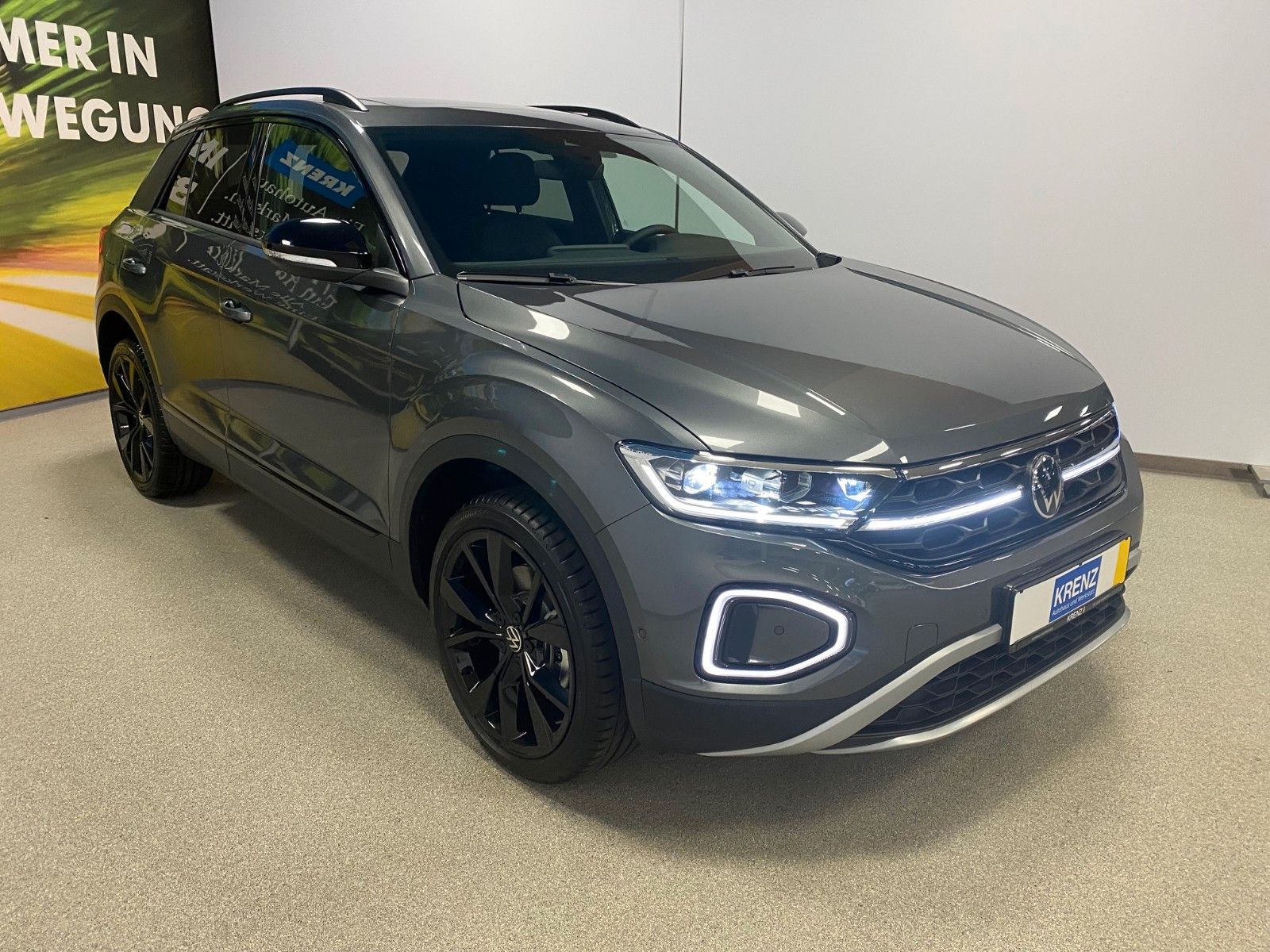 Fahrzeugabbildung Volkswagen T-Roc 1.5 TSI DSG+STYLE+PANORAMA+AHK+GARANTIE+BC