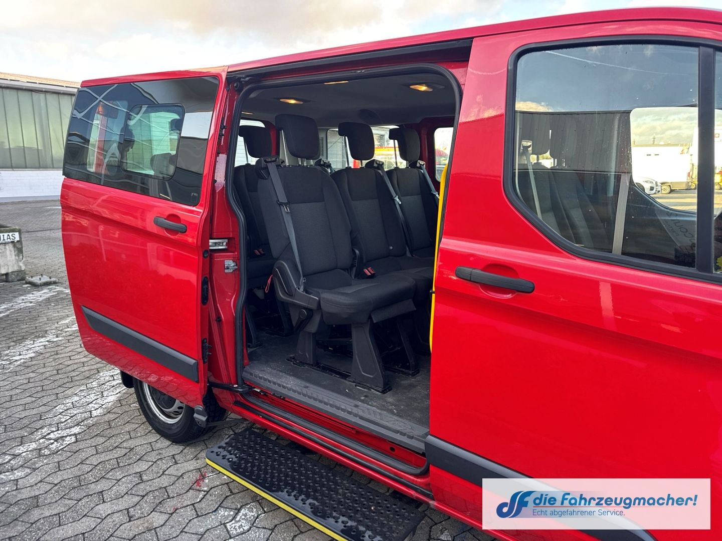 Fahrzeugabbildung Ford Transit Custom Tourneo 300 L1 *2056