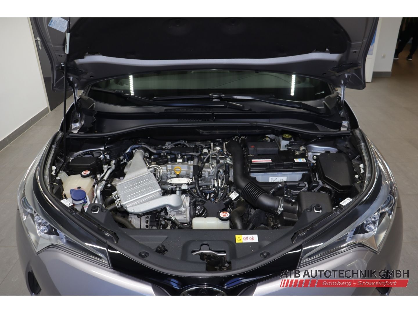Fahrzeugabbildung Toyota C-HR Team D 1.2l Turbo Navi ACC DAB SHZ LenkradH