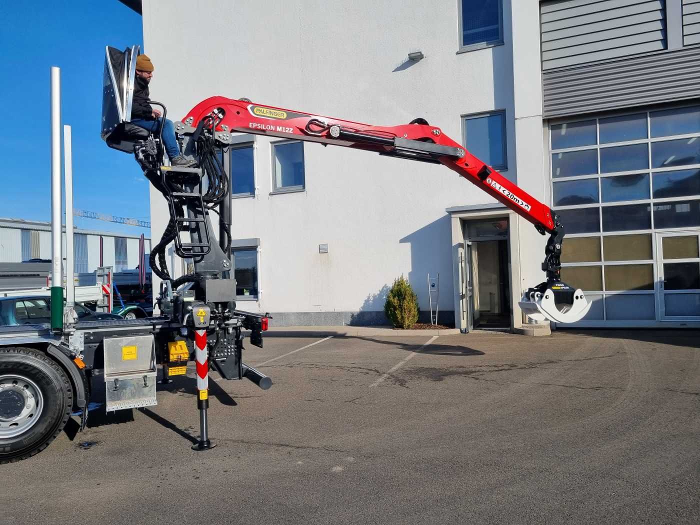 Fahrzeugabbildung Iveco X-Way AS300X57 Z/P HR ON+ 6x4 (6x6 Hi Traction)