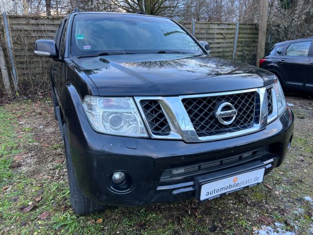 Nissan Pathfinder 3.0 dCi LE  MOTORSCHADEN