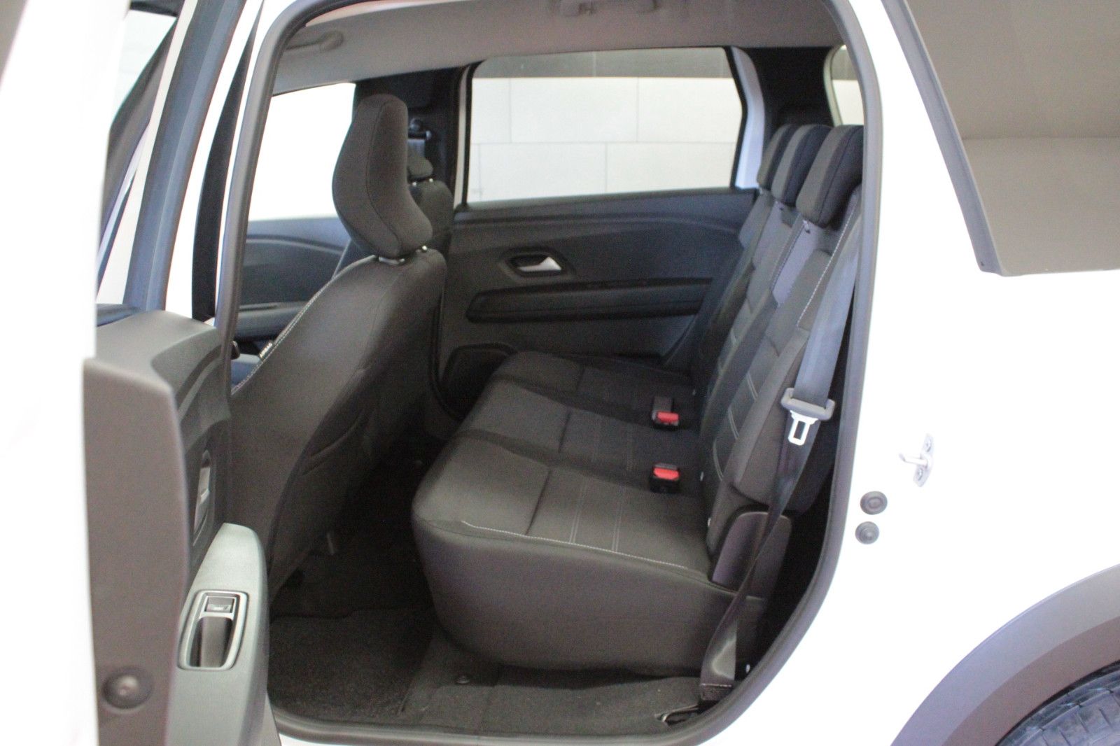 Fahrzeugabbildung Dacia Jogger ECO-G 100 Expression 5-Sitzer *Winterpak*