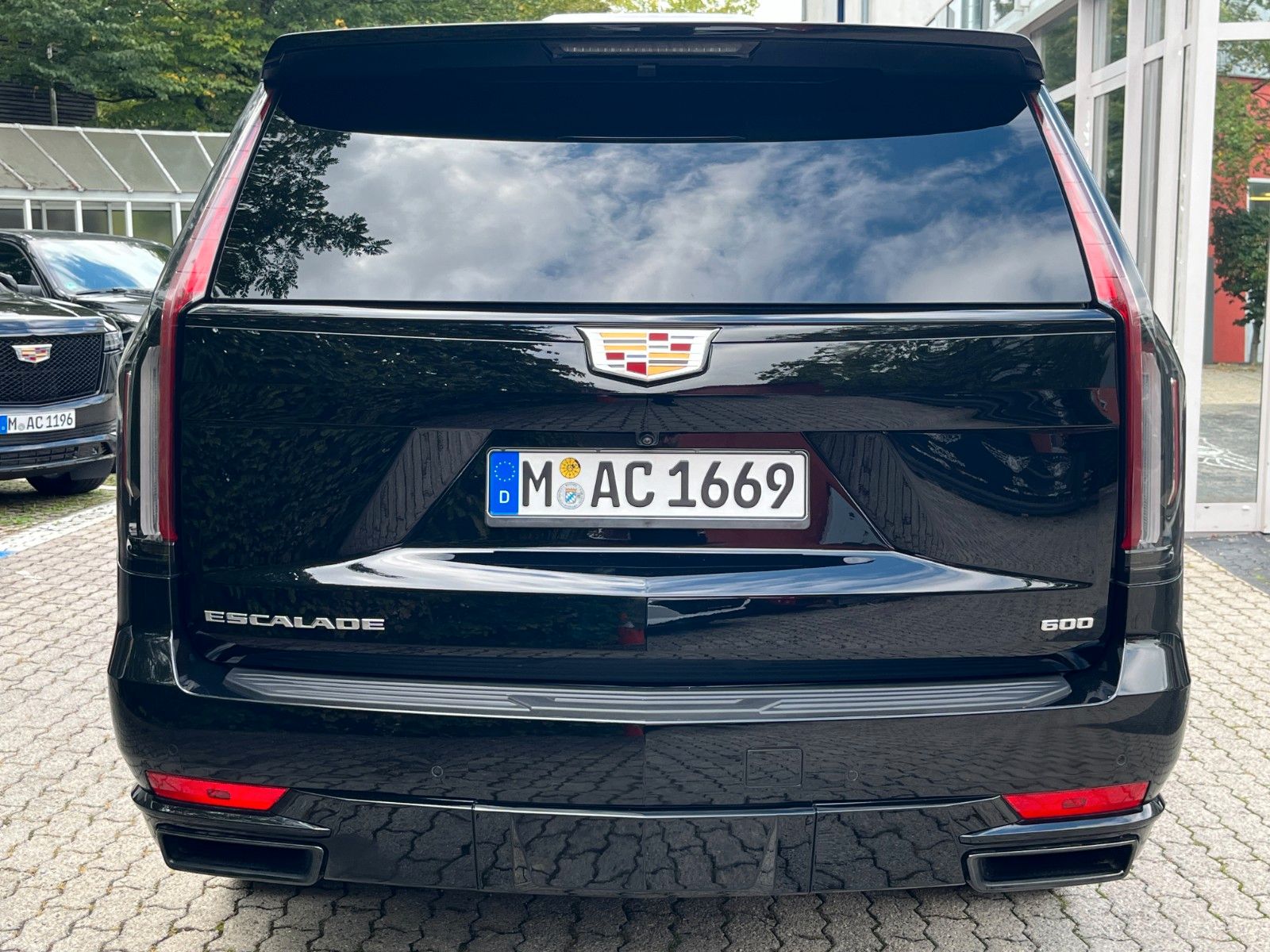 Fahrzeugabbildung Cadillac Escalade Sport Platinum 6.2 V8  4x4