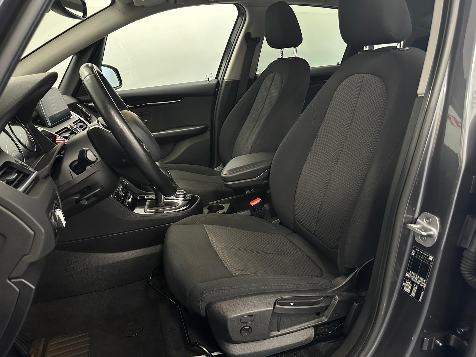 BMW 218 i Active Tourer Autm Navi Sound Kamera Sound