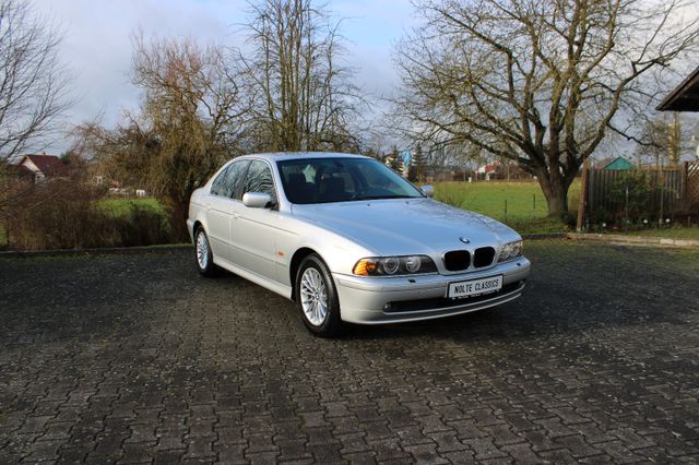 BMW E39 520i *1. Hand* *Xenon* *PDC* *SHZ*