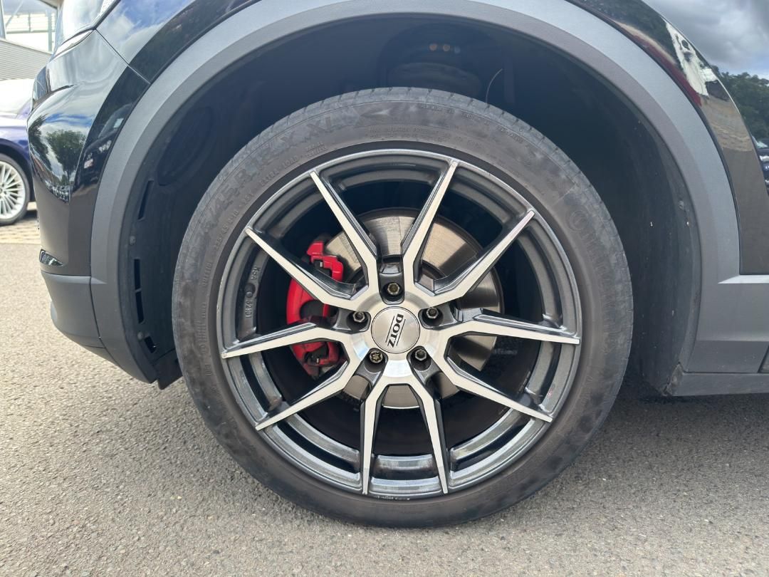 Fahrzeugabbildung Volkswagen T-ROC Sport 1.5l,110 KW,Sport, Deep Black Perlef