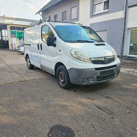 Opel Vivaro - 1
