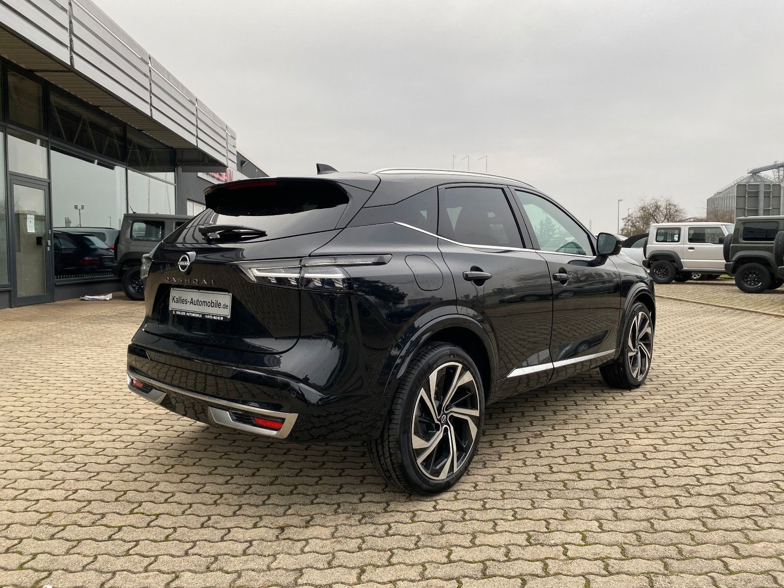 Fahrzeugabbildung Nissan Qashqai 1.3 MHEV Tekna+ PANO+HUD+BOSE+SHZ+AHK