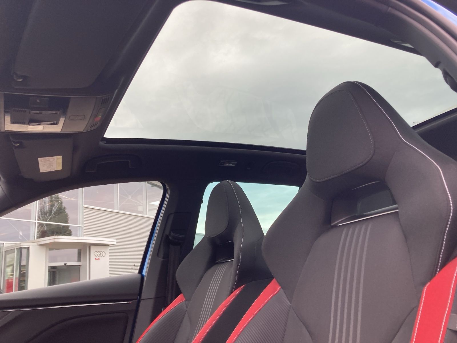 Fahrzeugabbildung SKODA Kamiq TSI Monte Carlo DSG Navi AID ACC RFK Pano