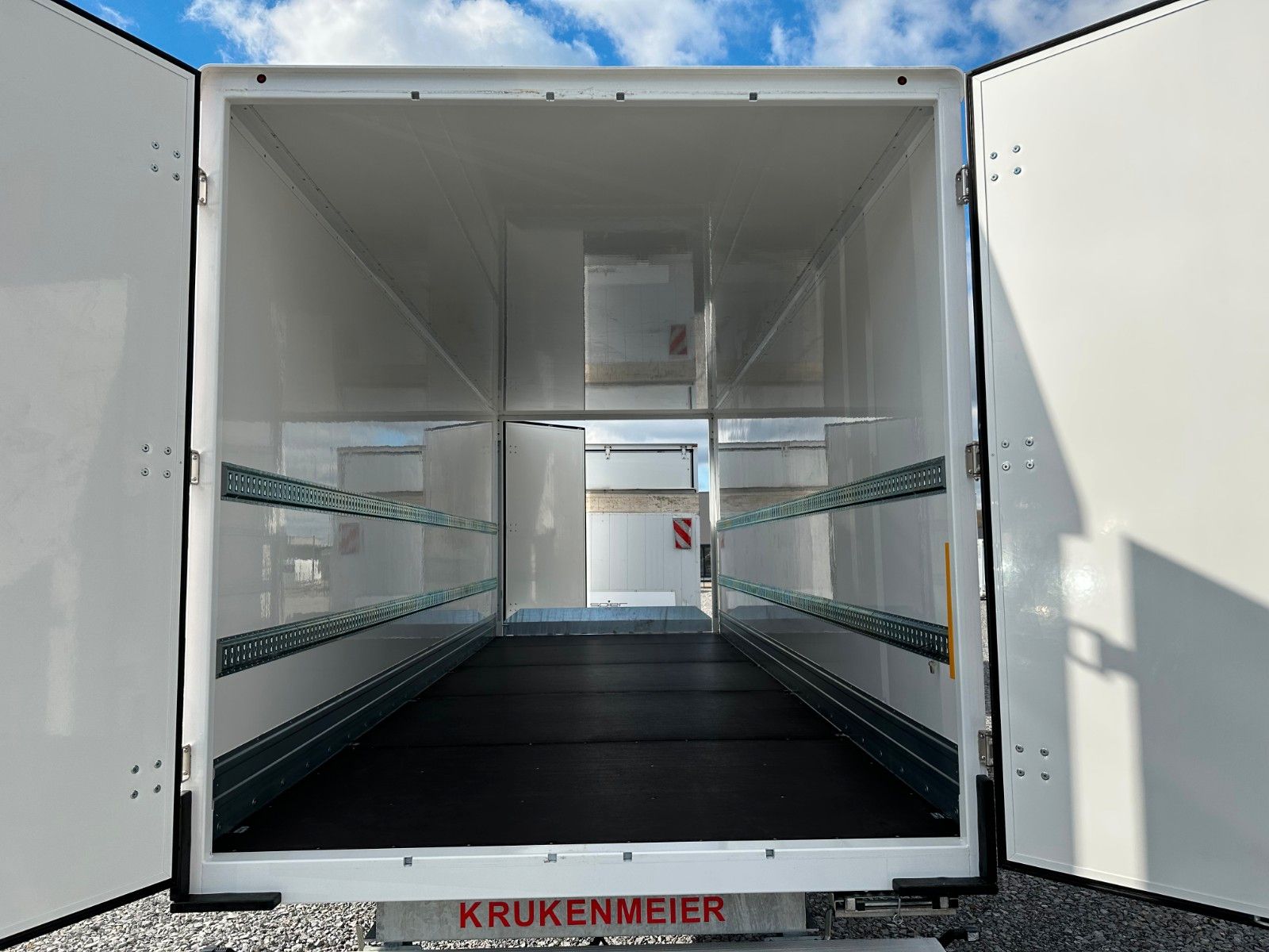 Fahrzeugabbildung Krukenmeier Tandem TLKD 11  Koffer Durchlader