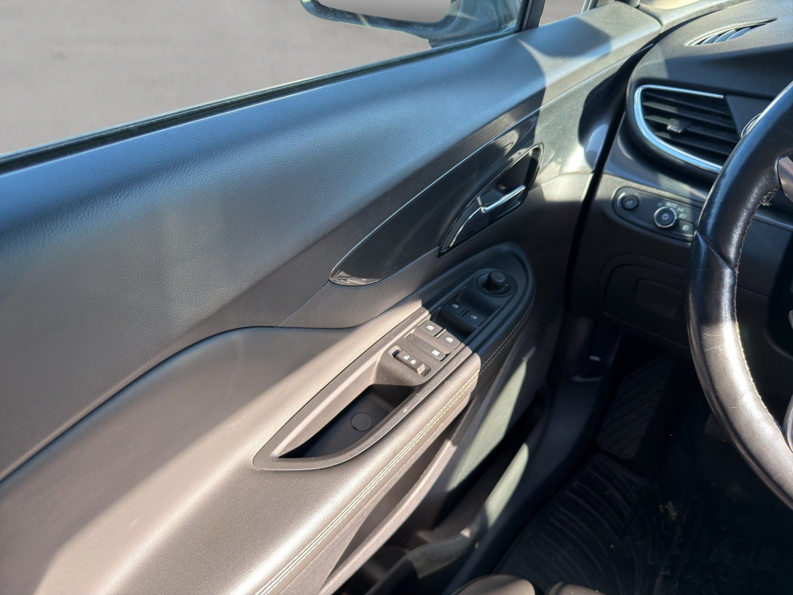 Fahrzeugabbildung Opel Mokka X 1.4 Turbo Color Innovation/AHK/PDC/