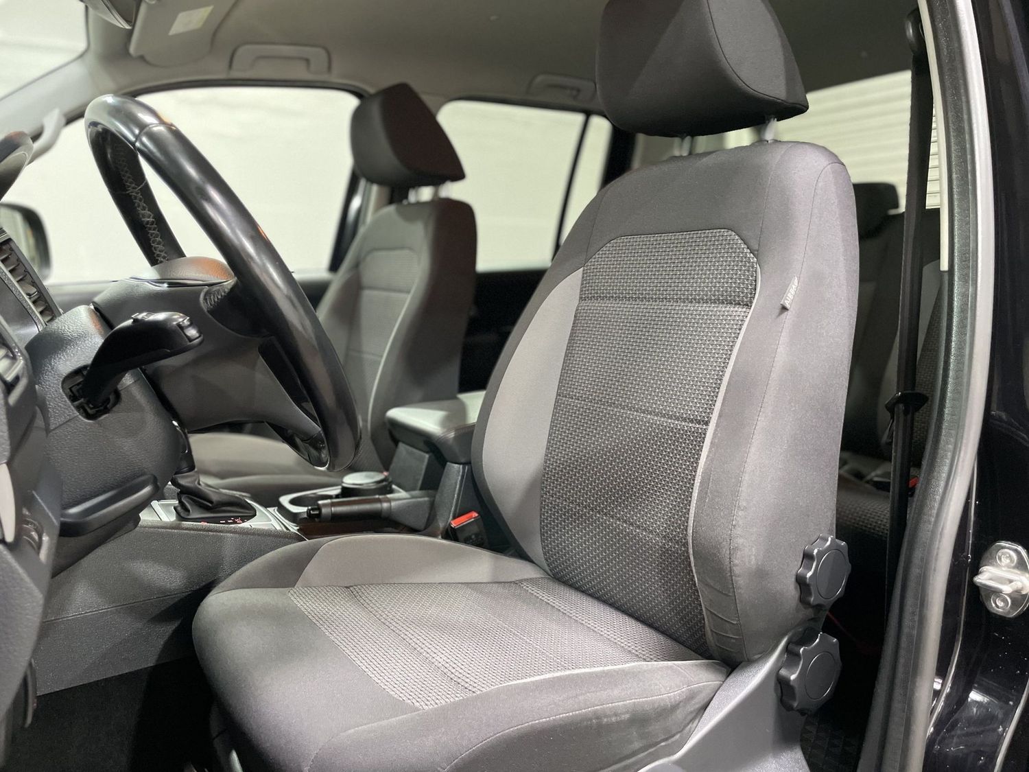 Fahrzeugabbildung Volkswagen Amarok Comfortline DoubleCab 4Motion#Bi-Xenon#AH