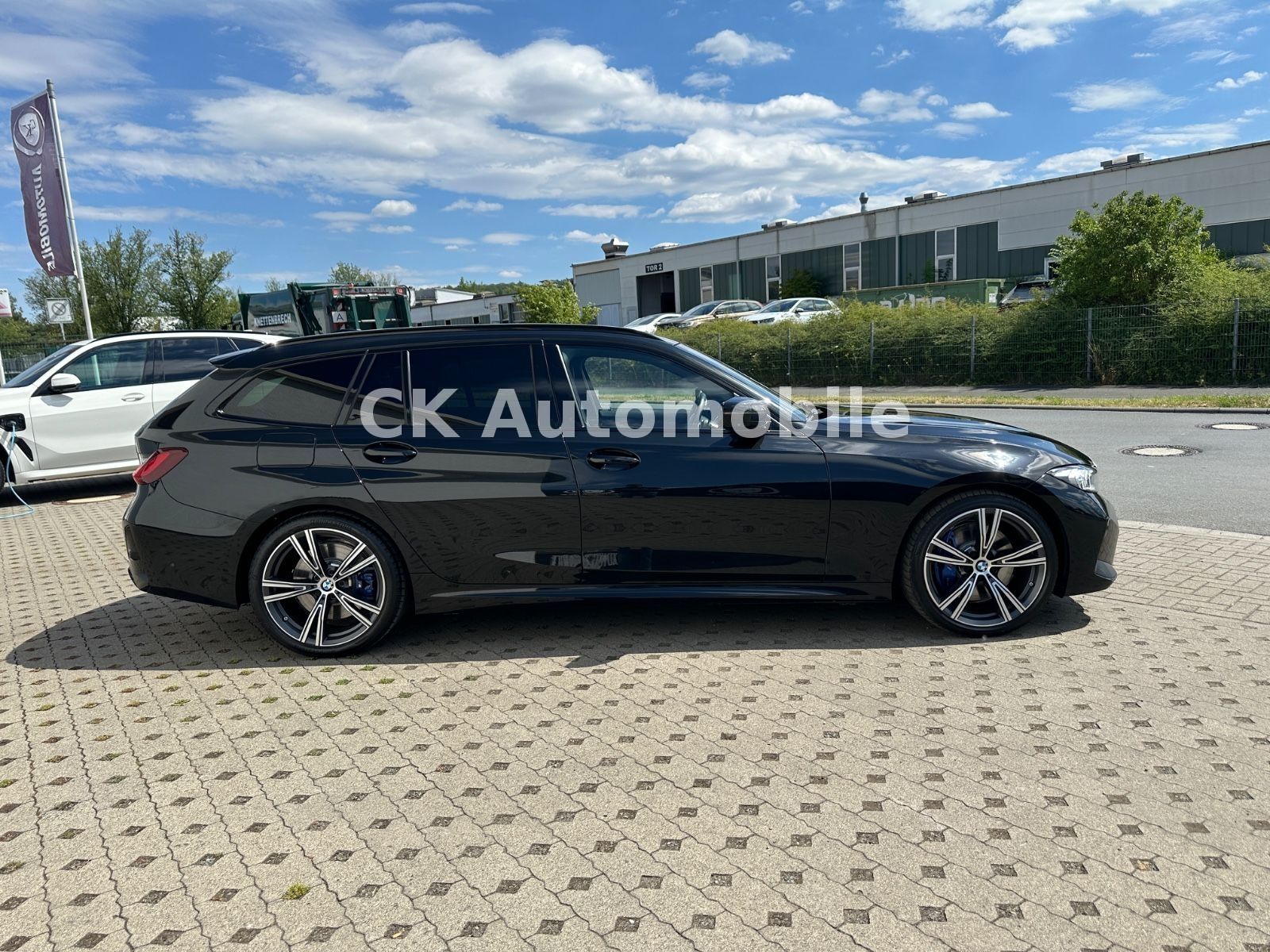 Fahrzeugabbildung BMW M340d xDrive Touring/Navi/Head-Up/Pano/360°/LED