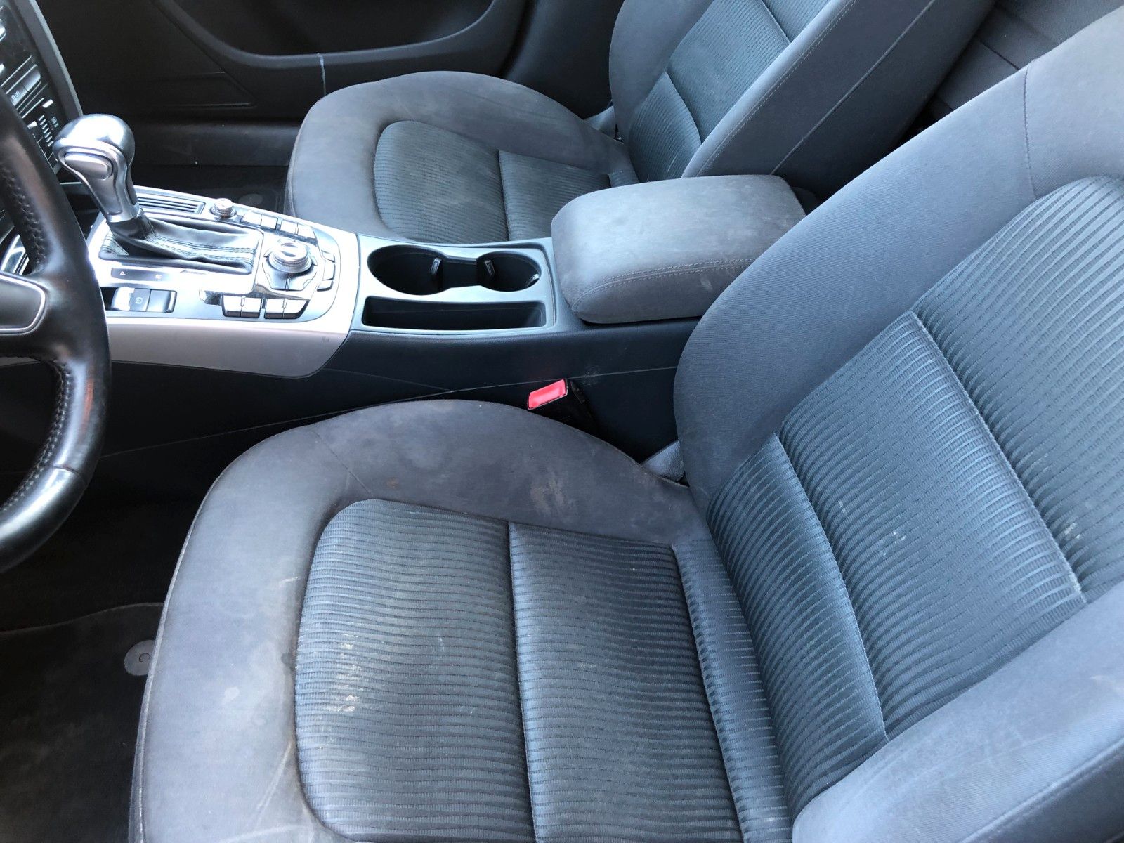 Fahrzeugabbildung Audi A4 Avant Attraction Wildschaden