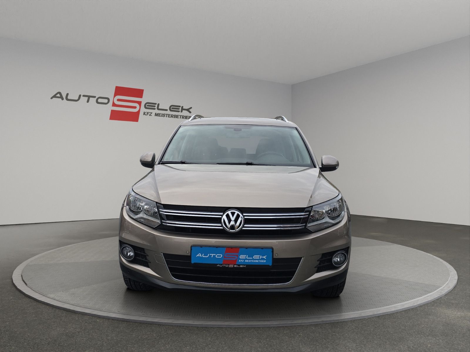 Fahrzeugabbildung Volkswagen Tiguan Sport & Style 4Motion+1.HAND+AUTOMATIK