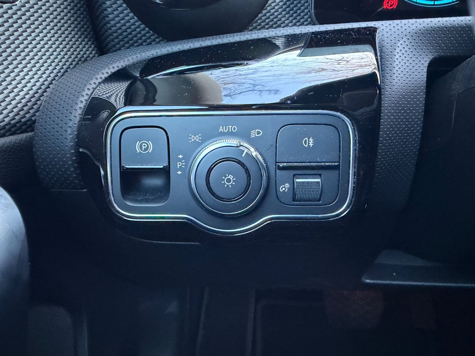 Fahrzeugabbildung Mercedes-Benz A 220 Night Paket*LED*KAMERA*TEMPO*SITZHEIZ*PDC*