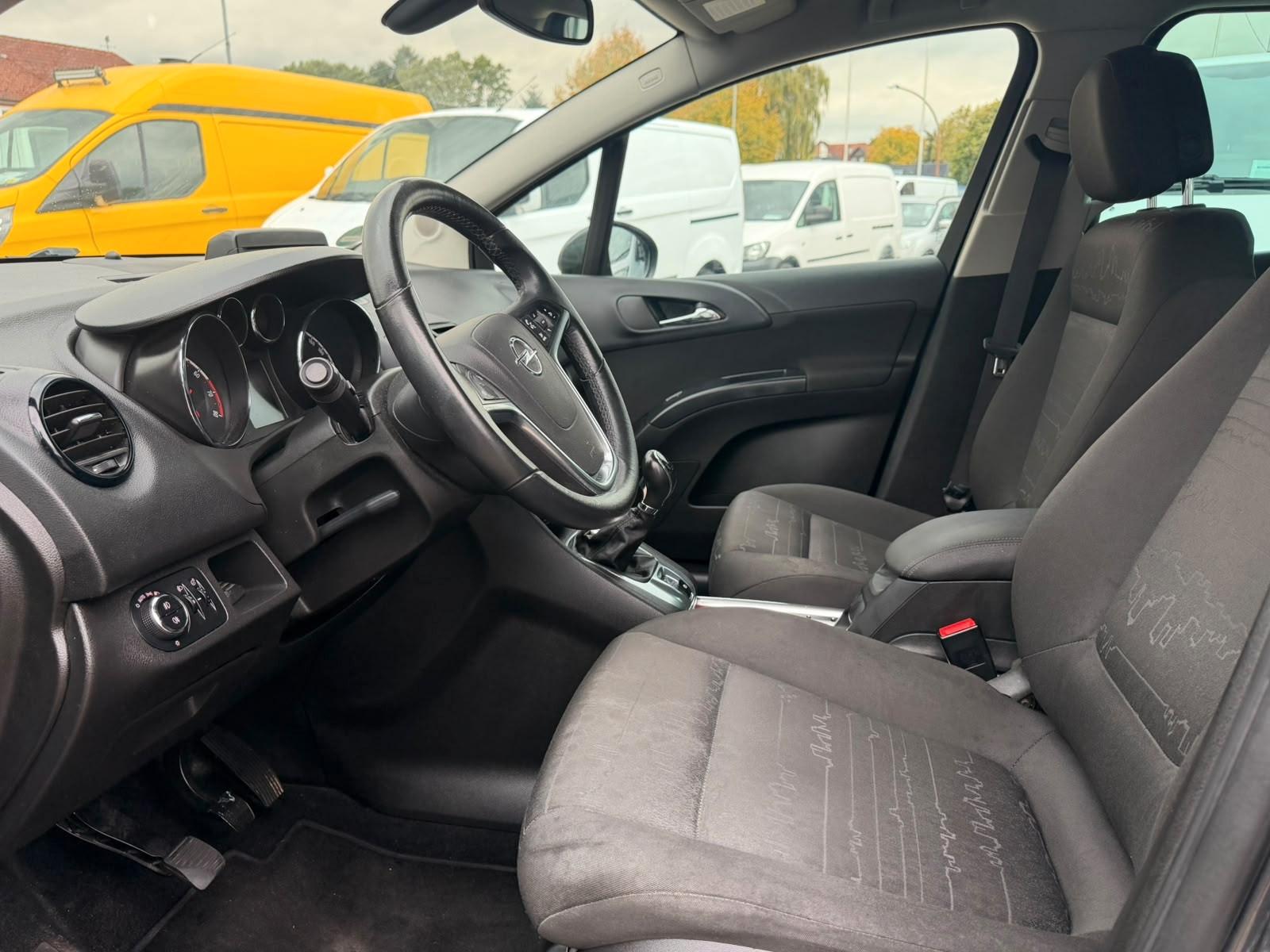 Opel Meriva 2011 — photo 10