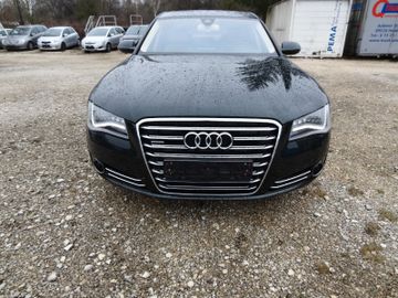 Audi A8 - 8