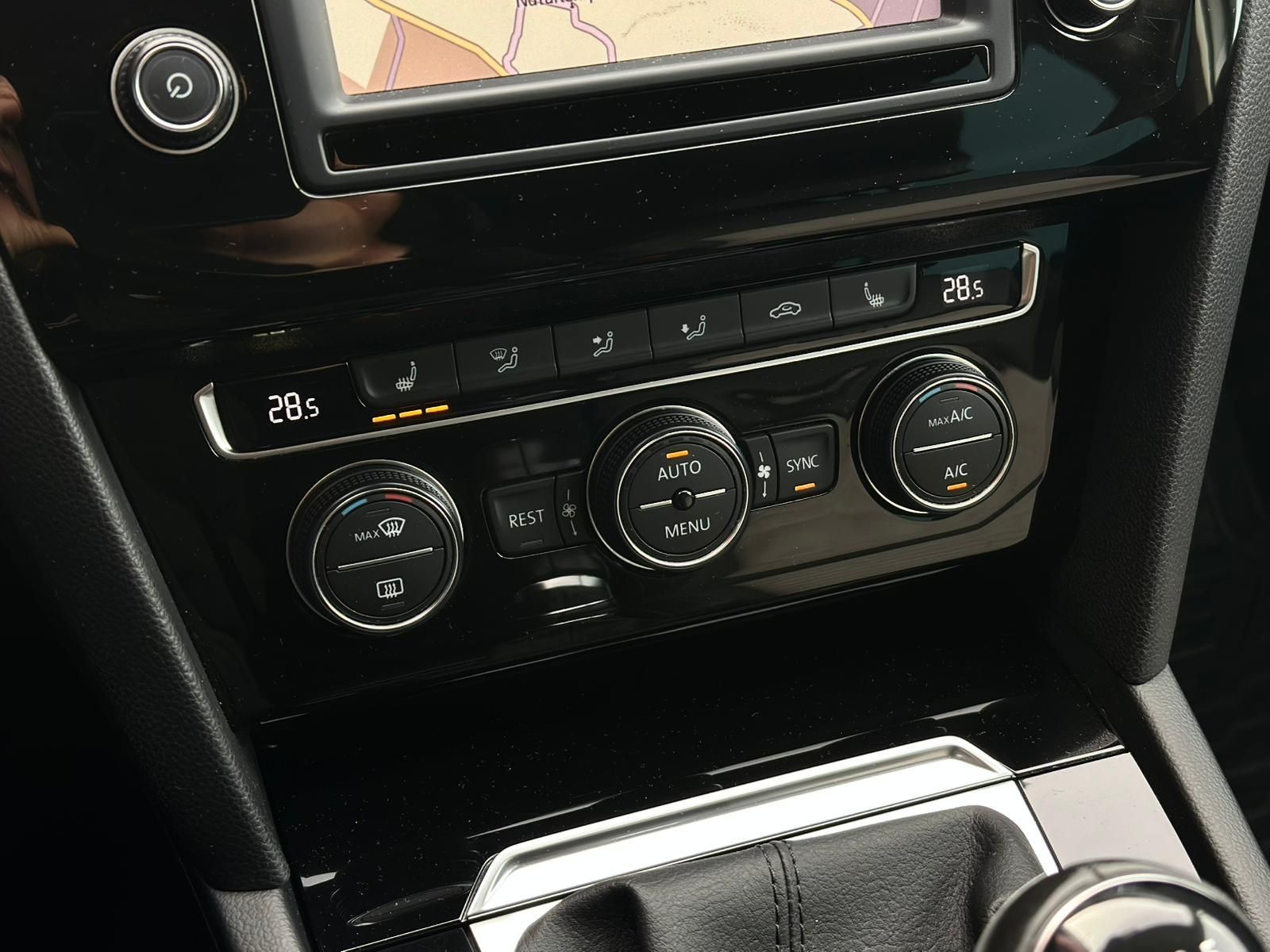 VW Passat Variant 1.4TSI BMT HIGHLINE* LED#SHZ#FH - Image 13