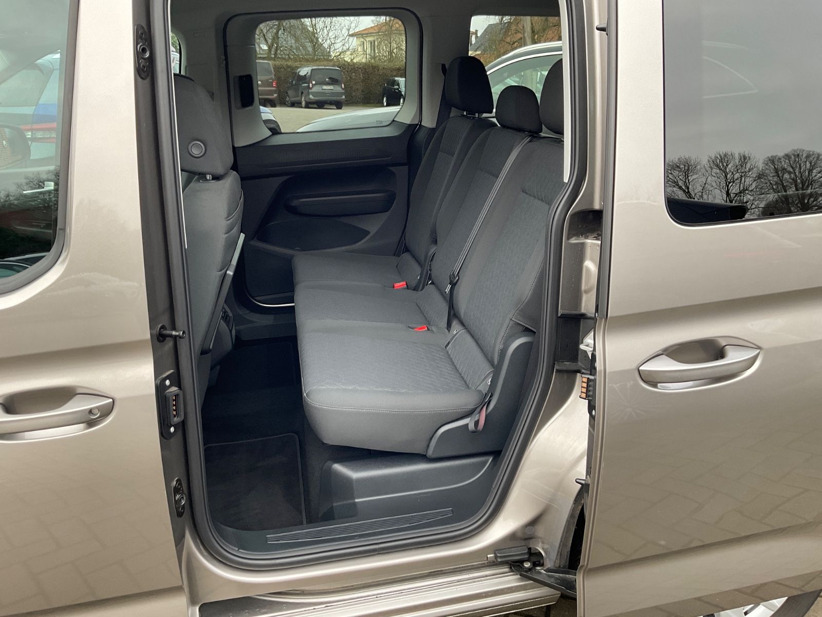 Fahrzeugabbildung Volkswagen Caddy 1.5 TSI Style,Kamera,Navi,AHK,CarPlay