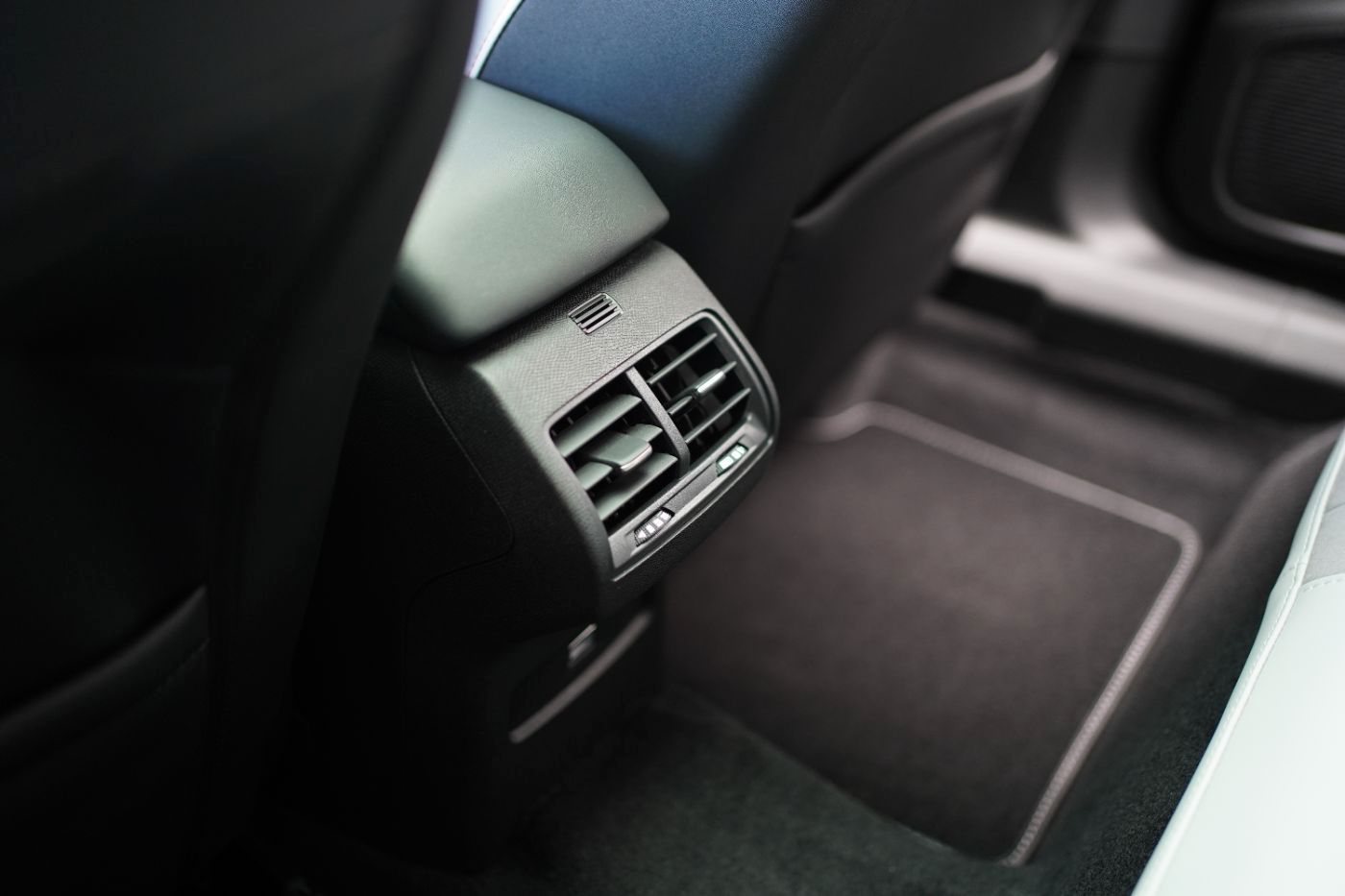Fahrzeugabbildung Citroën C4 Hybrid 145 DCS6 Max *** Vollausstattung ***