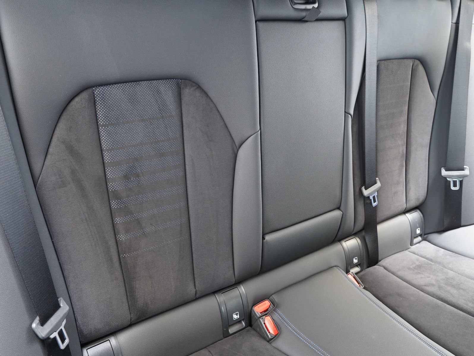 Fahrzeugabbildung BMW 320 e Touring M Sport FACELIFT/WIDESCREEN/HEADUP