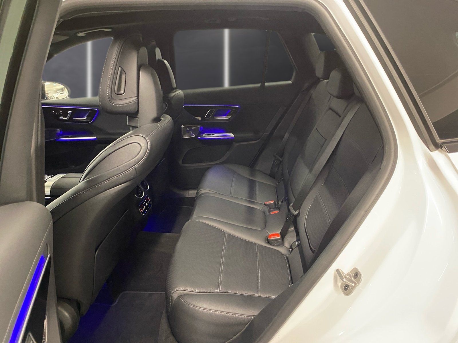Fahrzeugabbildung Mercedes-Benz GLC 300 4M *Airmatic*STDHZG*HUD*Pano*Distro*AHK*