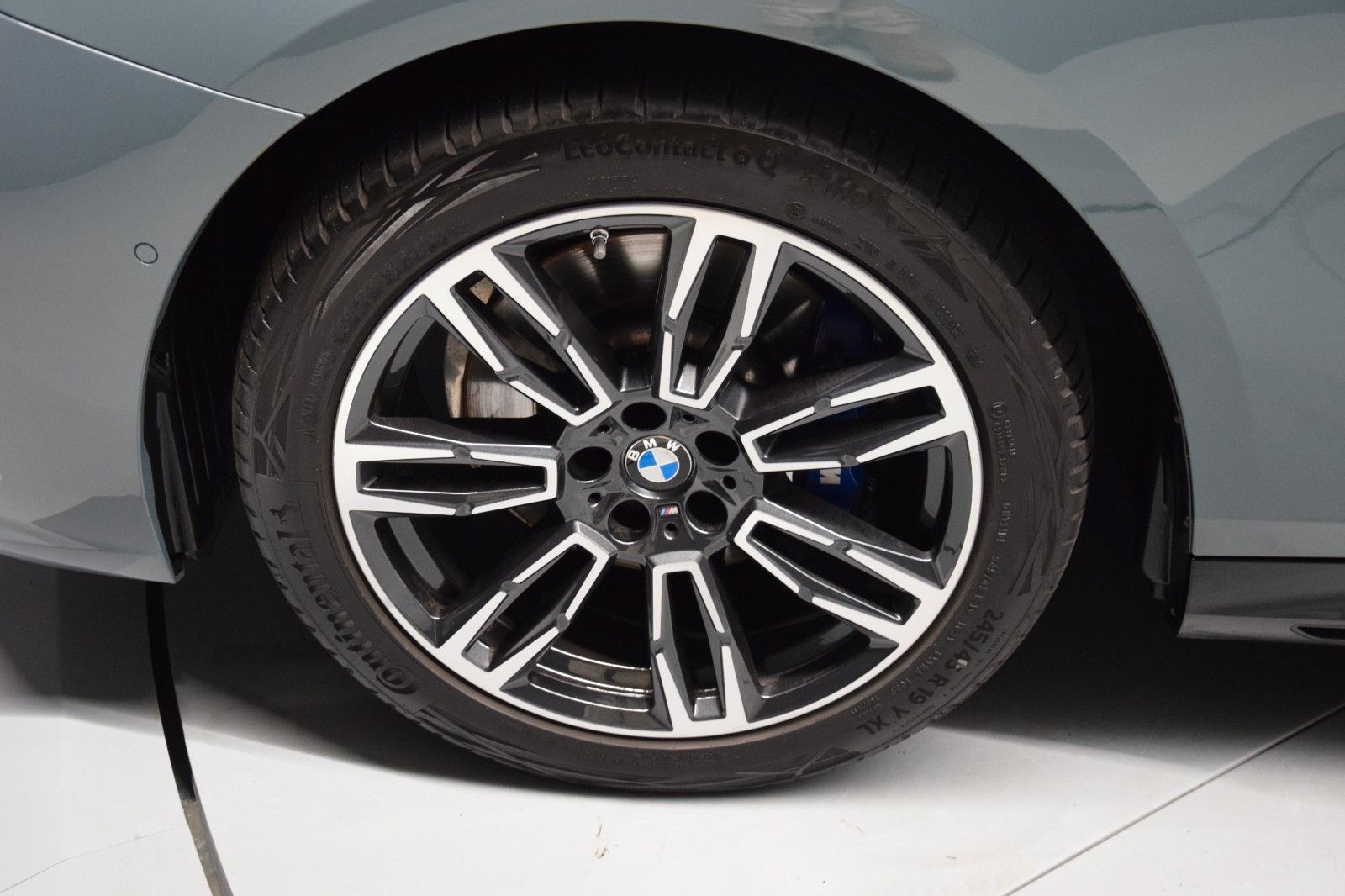 Fahrzeugabbildung BMW 520d xDrive Tour M Sport Pro Iconic Glow Stndhzg