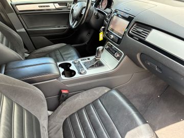 Volkswagen Touareg - 12