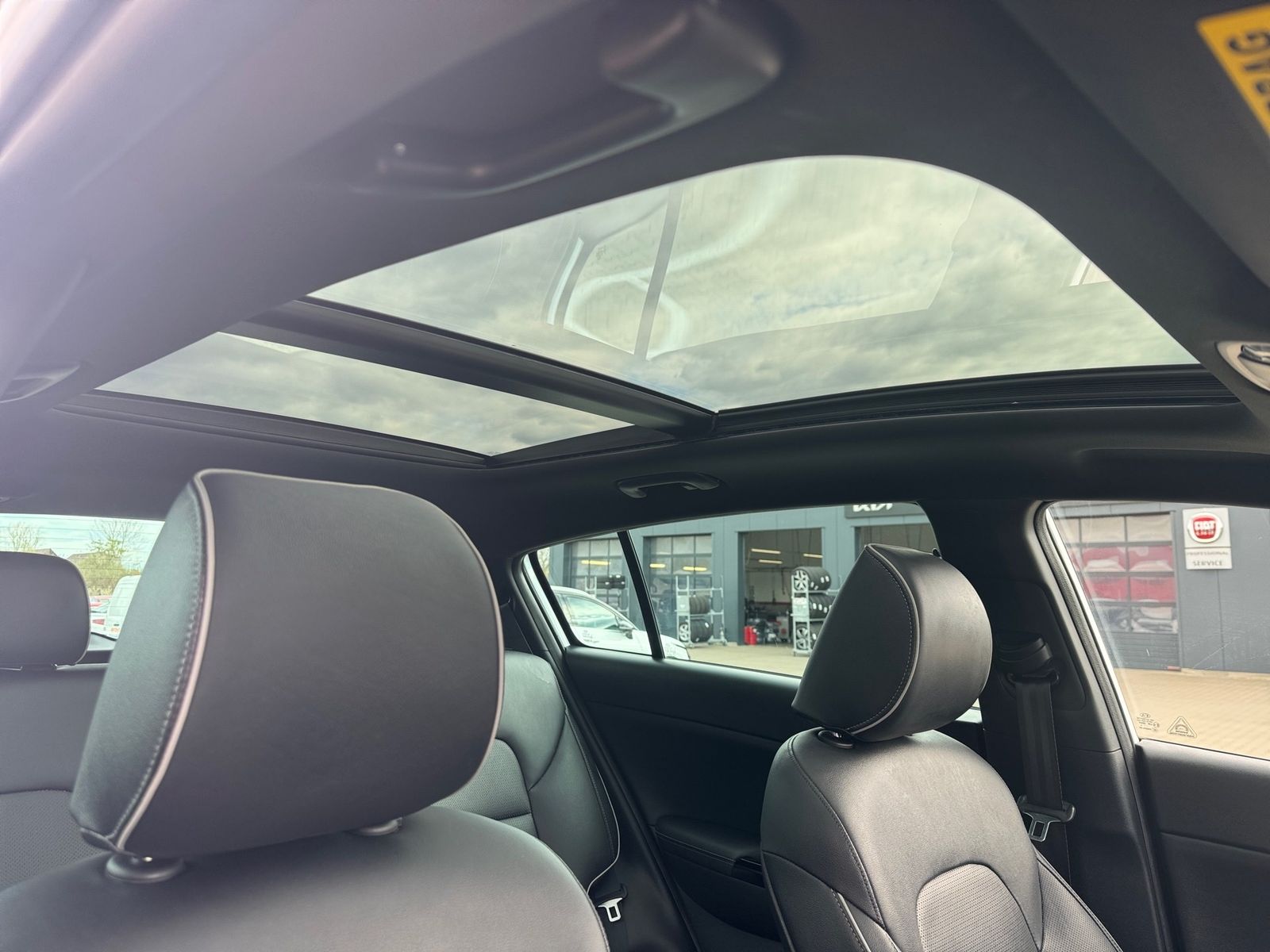 Fahrzeugabbildung Kia SPORTAGE 2.0D 185 AWD AT GTLINE GD TECH LED