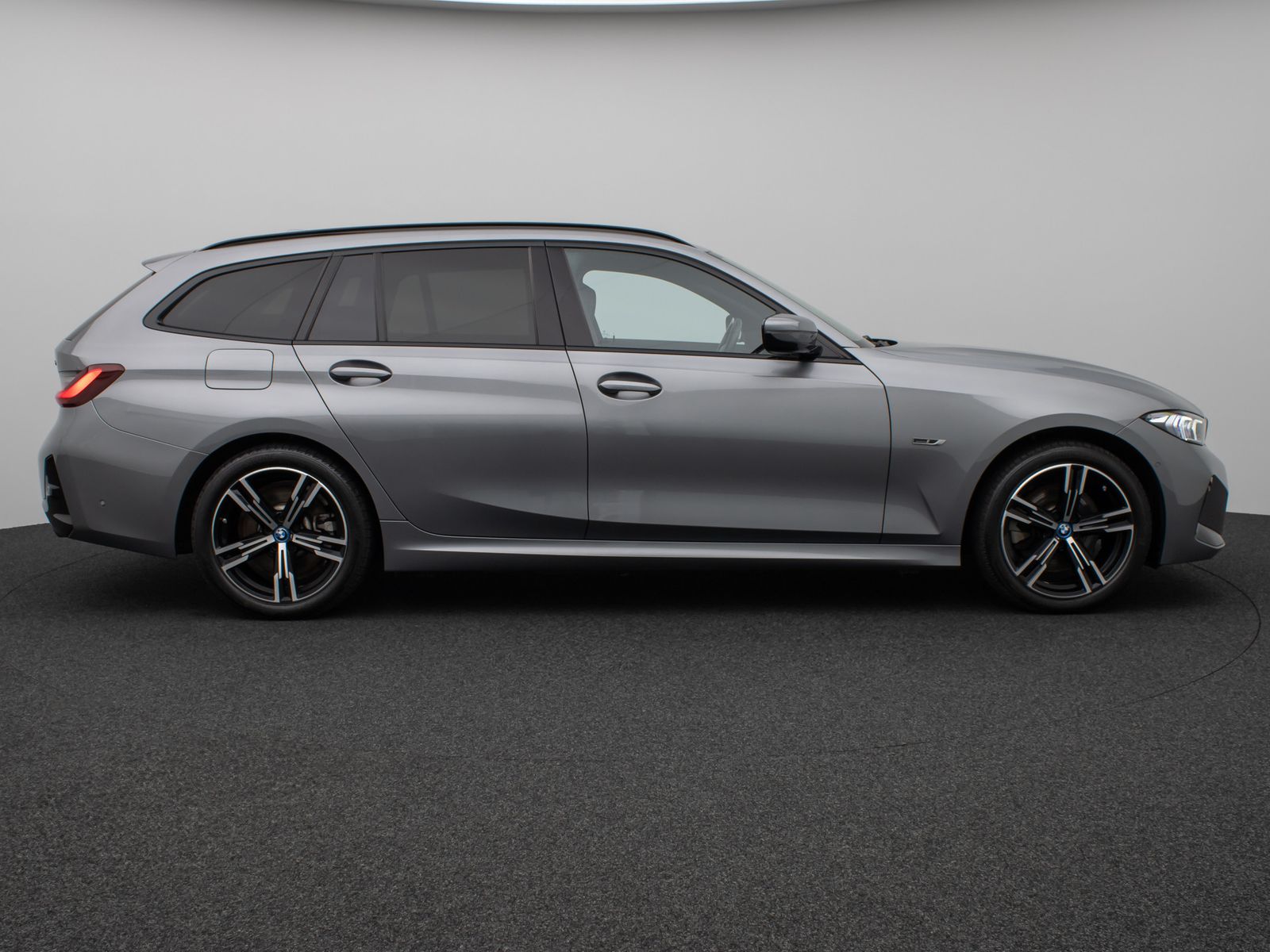 Fahrzeugabbildung BMW 330e xD M Sport Kamera DAB HUD Lenkradheizung