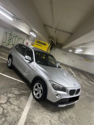 BMW X1 2.0d / e84 / Top Zustand