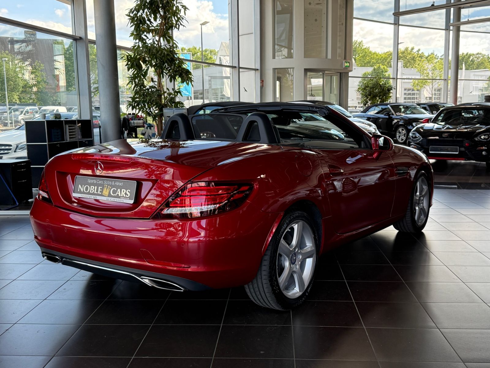 Fahrzeugabbildung Mercedes-Benz SLC 300 AIRSCARF LED NAVI SHZ