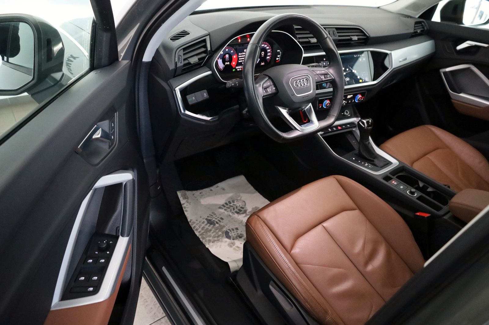 Fahrzeugabbildung Audi Q3 35 TDI advanced,Leder,Navi,LED,SH,Carplay