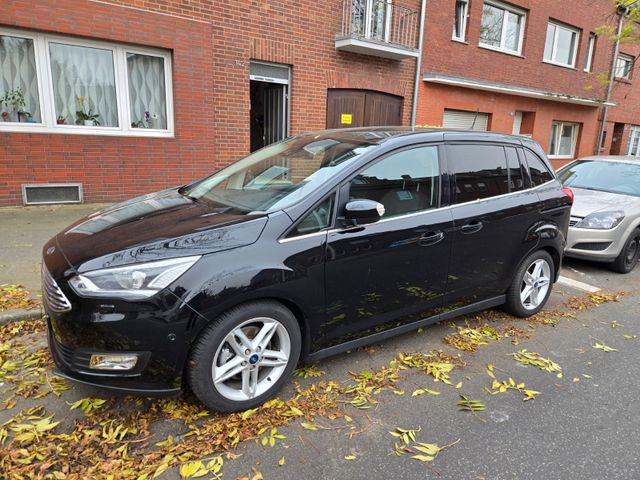 Ford Grand C-Max 1,5 EcoBoost 110kW Titanium Titanium