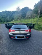 Alfa Romeo Giulietta Alfa Romeo JTDM 2.0L 170ps Diesel - Alfa Romeo Giulietta: 170 Ps