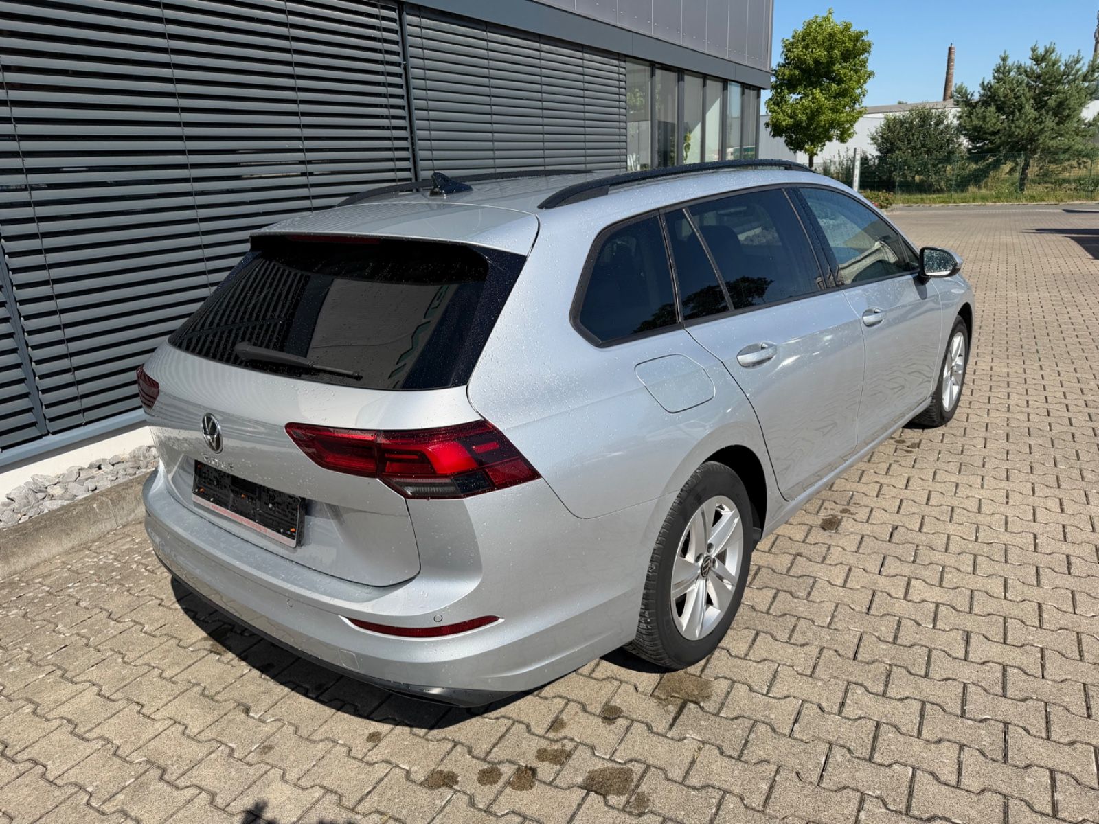Fahrzeugabbildung Volkswagen Golf VIII Life Variant Navi
