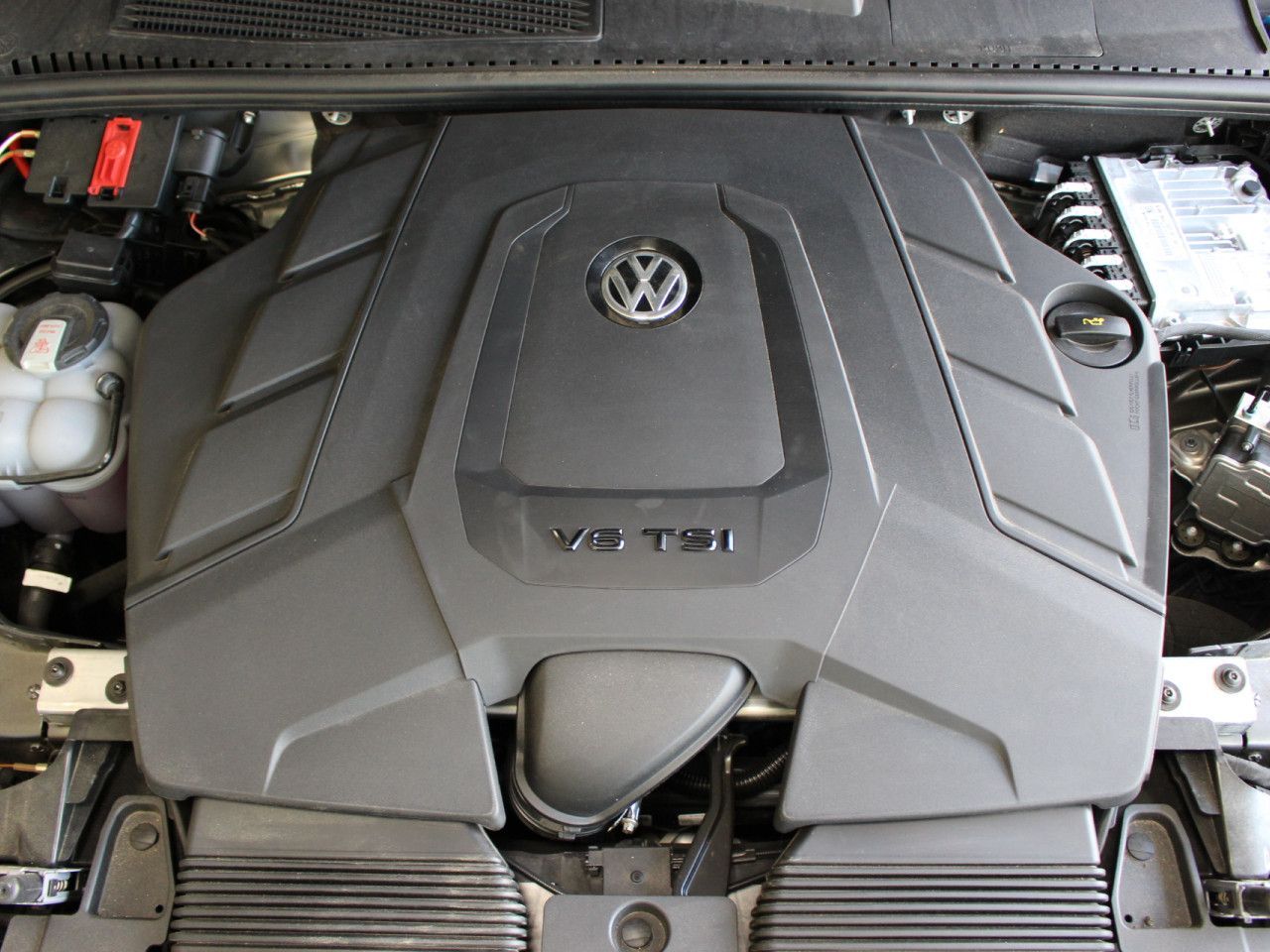 Fahrzeugabbildung Volkswagen Touareg V6 TSI 4Motion R-Line FINAL EDITION