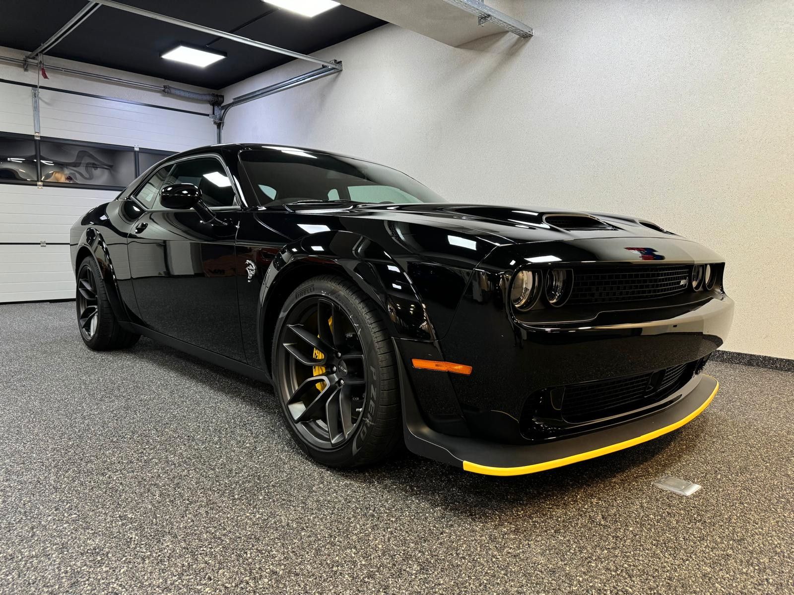 Fahrzeugabbildung Dodge HELLCAT JAILBREAK -LAST CALL-YELLOW CALIPERS