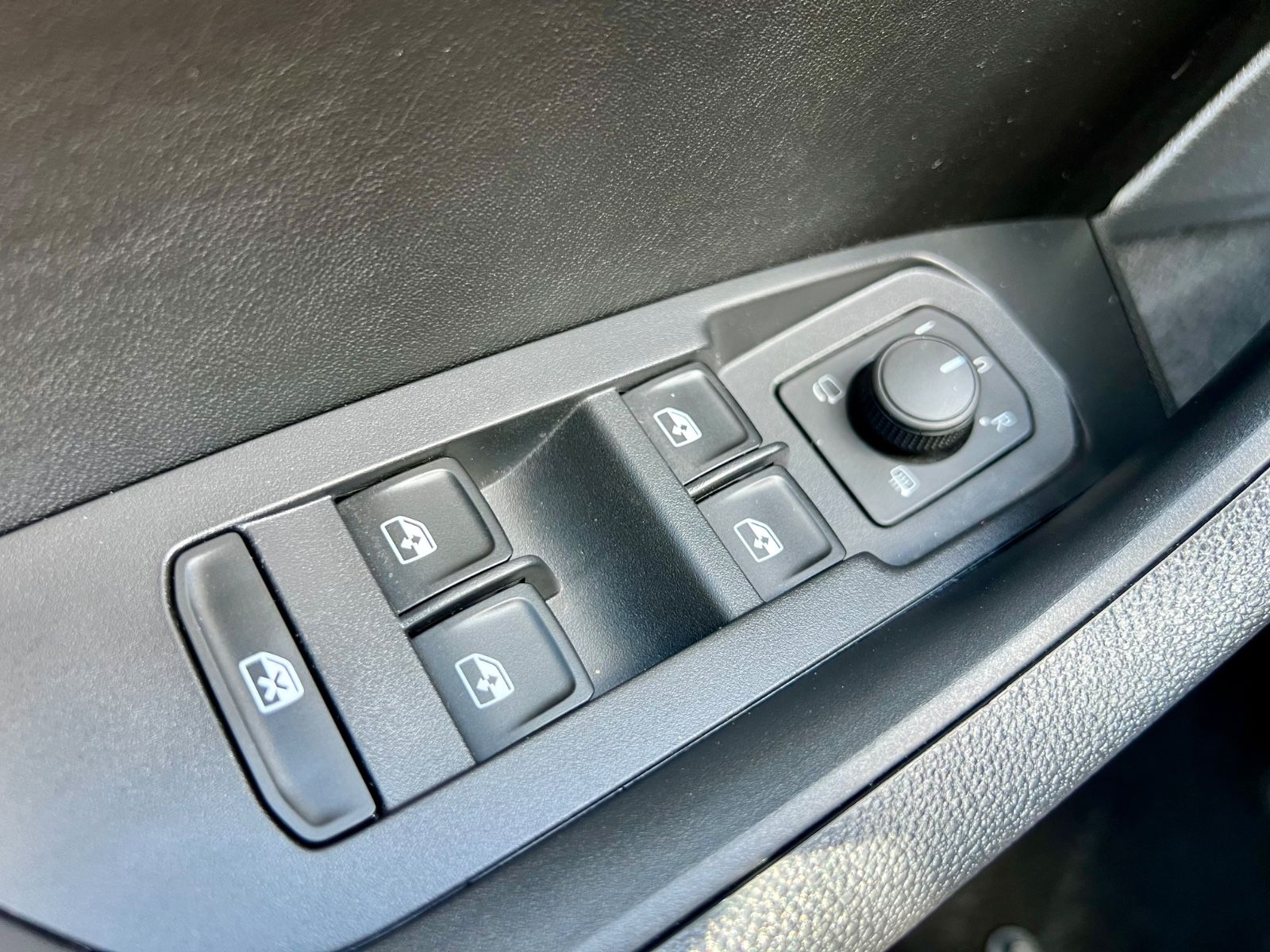 SKODA Kodiaq Ambition 7-SITZE AAC SCHIEBEDACH KAMERA