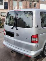 Volkswagen T5 Caravelle - silberne Volkswagen T5 Caravelle