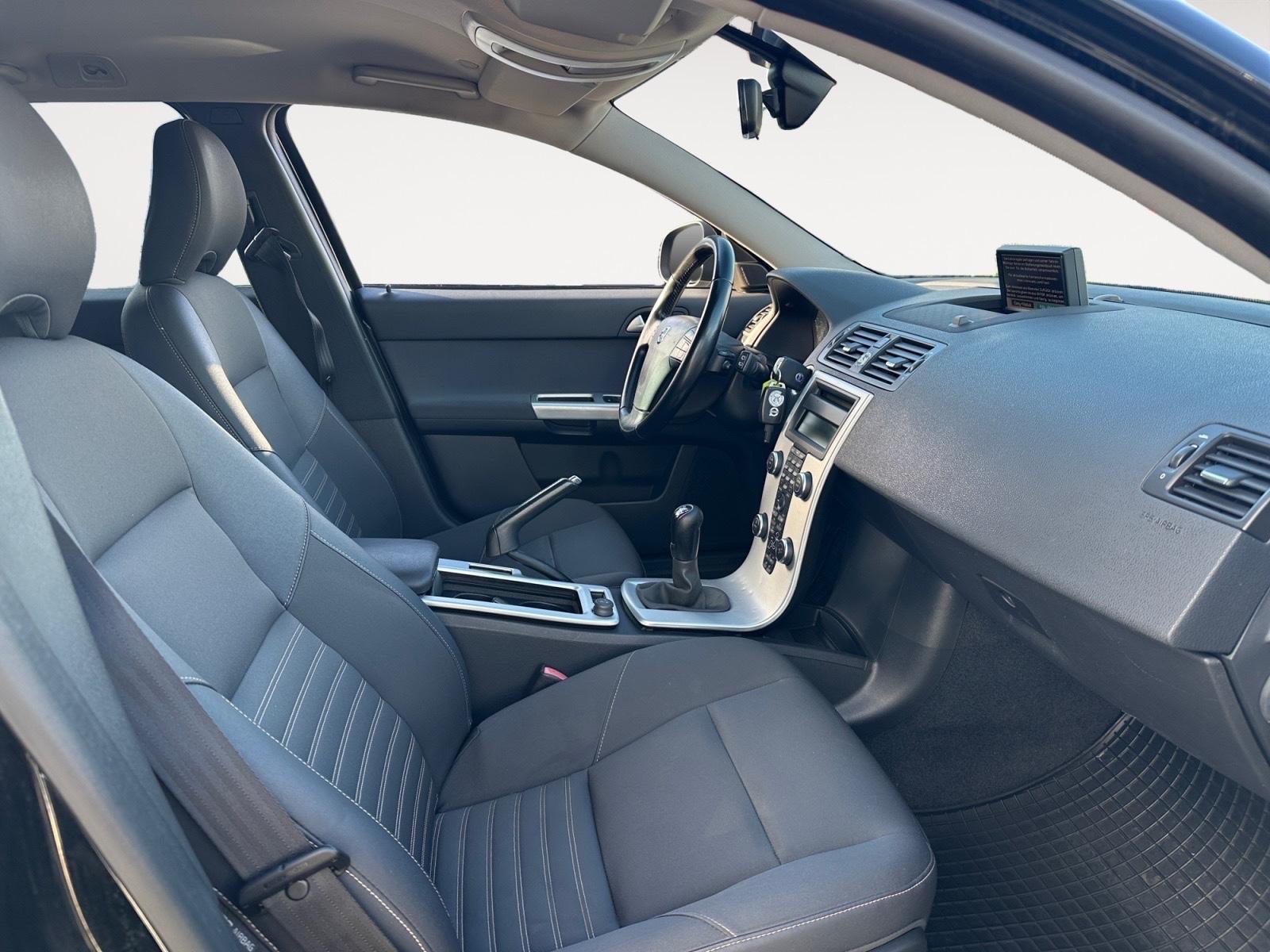 Volvo V50 2012 — photo 13